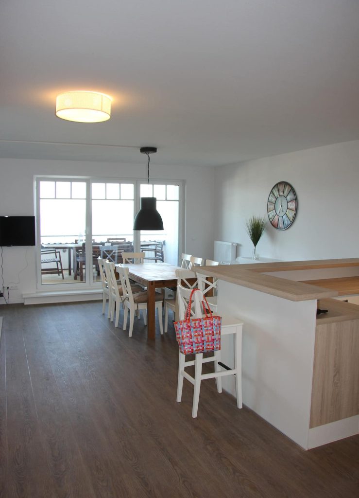 Ferienwohnung Südstrand I, Essbereich mit Küchentheke