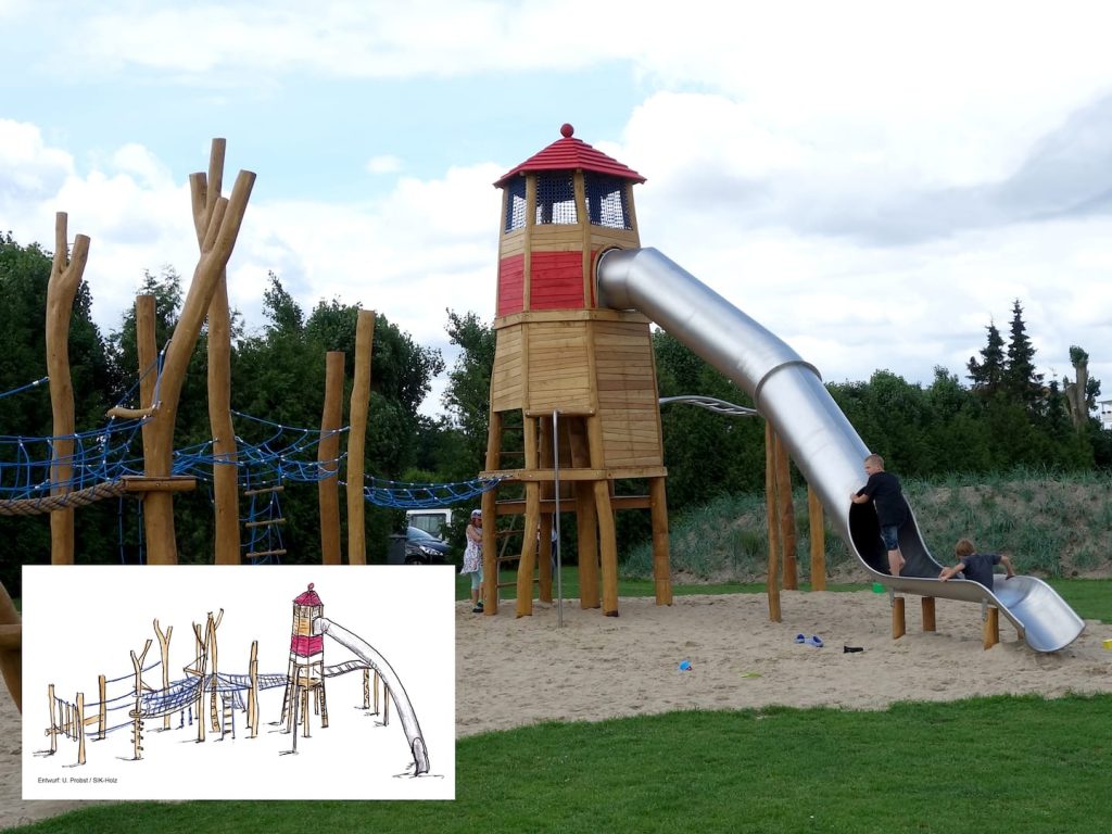 Abenteuerspielplatz mit Leuchtturm-Spielturm und Rutsche